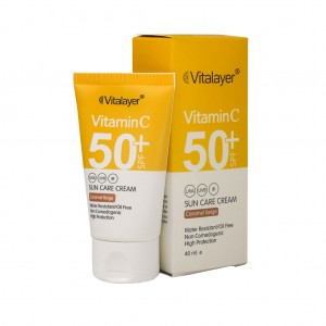 کرم ضد آفتاب SPF50+ حاوی ویتامین C ویتالیر 40 میلی لیتر